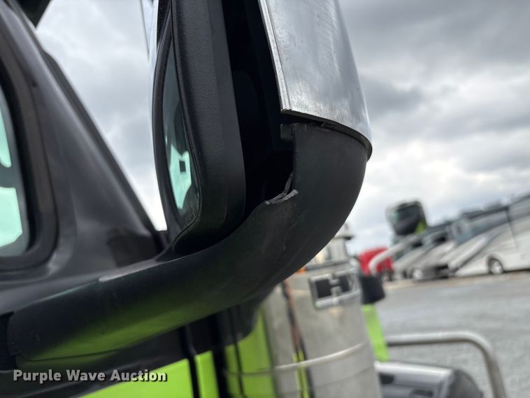 image for item YA2274 2023 International HX520 semi truck