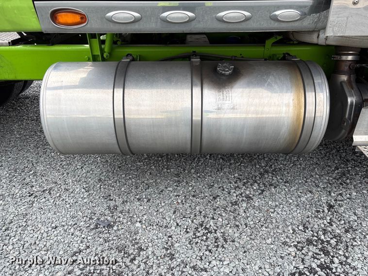 image for item YA2274 2023 International HX520 semi truck