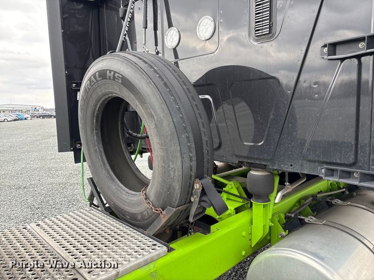 image for item YA2274 2023 International HX520 semi truck