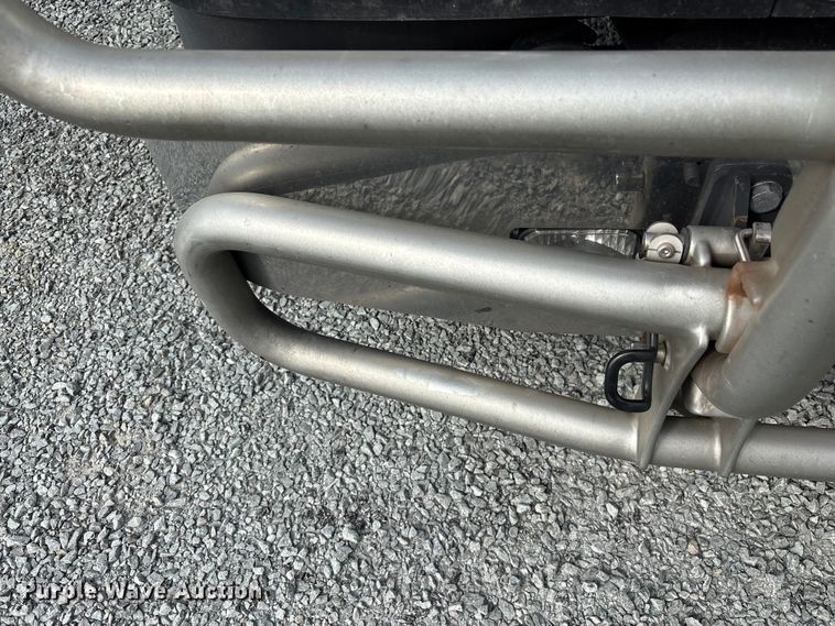 image for item YA2274 2023 International HX520 semi truck