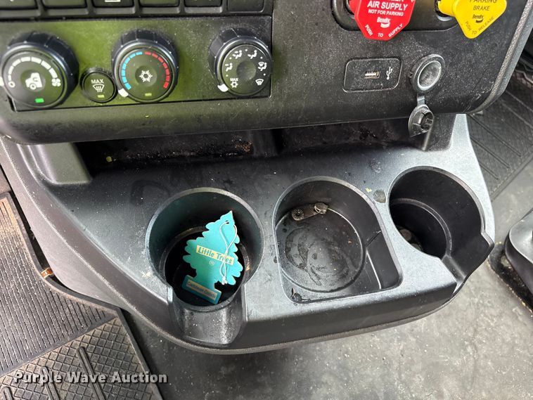 image for item YA2274 2023 International HX520 semi truck