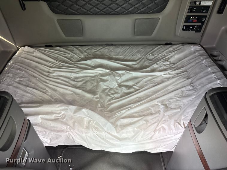 image for item YA2274 2023 International HX520 semi truck