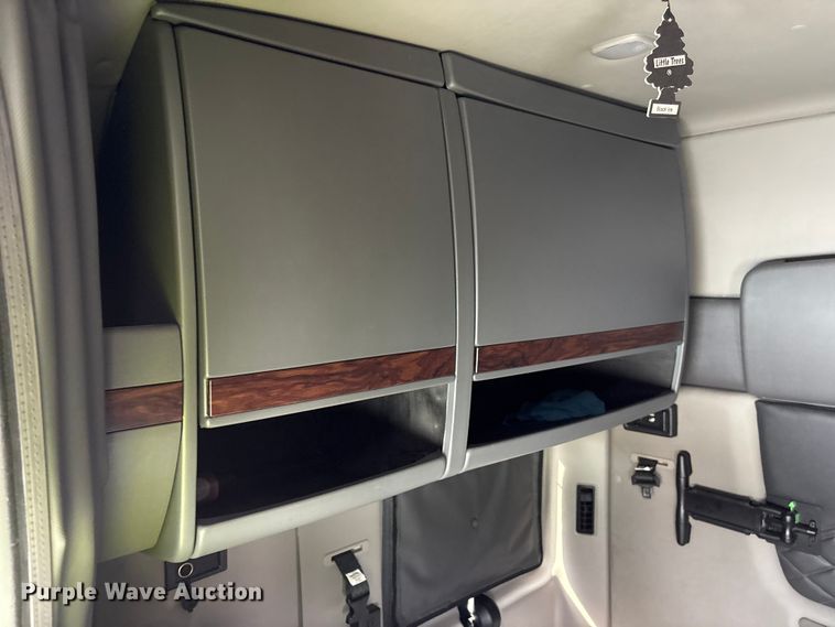 image for item YA2274 2023 International HX520 semi truck