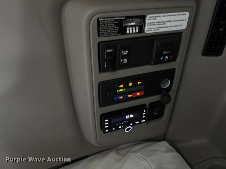 image for item YA2274 2023 International HX520 semi truck