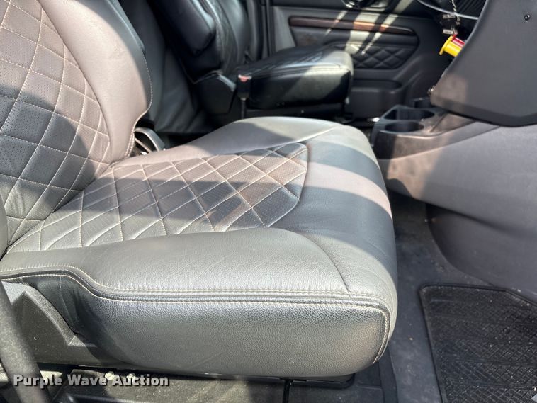 image for item YA2274 2023 International HX520 semi truck