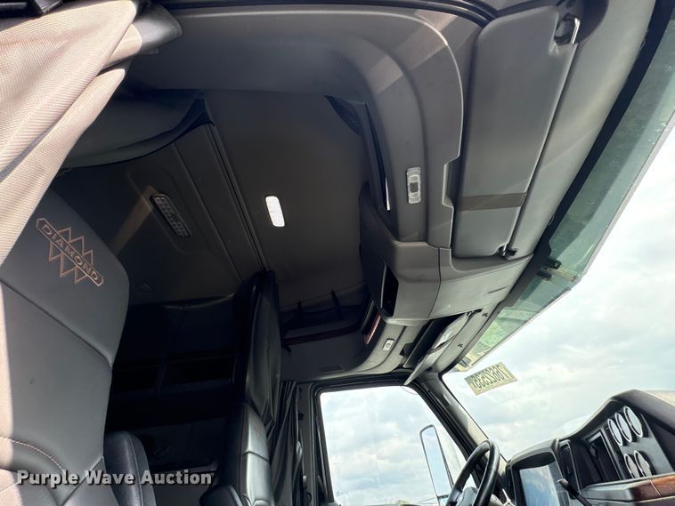 image for item YA2274 2023 International HX520 semi truck