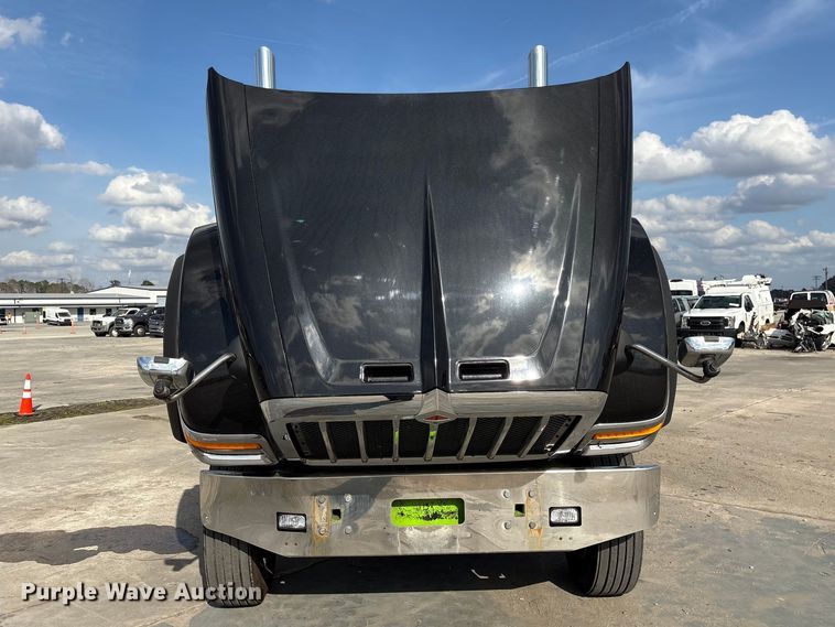 image for item YA2275 2024 International HX520 semi truck