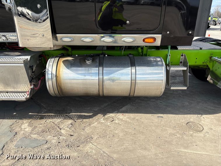 image for item YA2275 2024 International HX520 semi truck