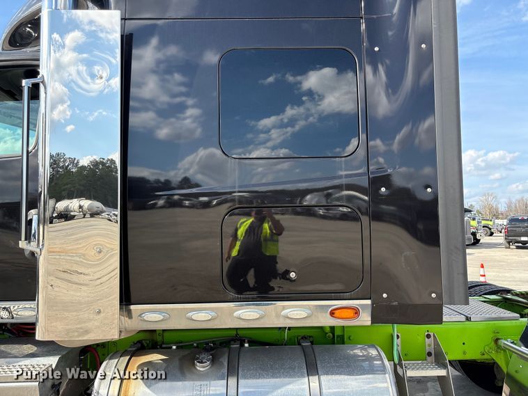 image for item YA2275 2024 International HX520 semi truck