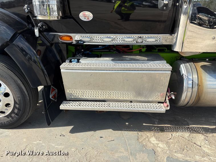 image for item YA2275 2024 International HX520 semi truck