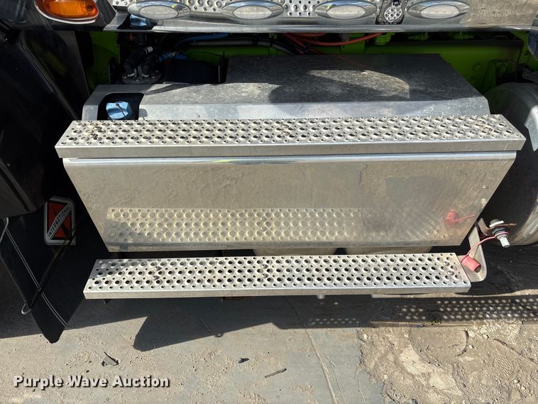 image for item YA2275 2024 International HX520 semi truck