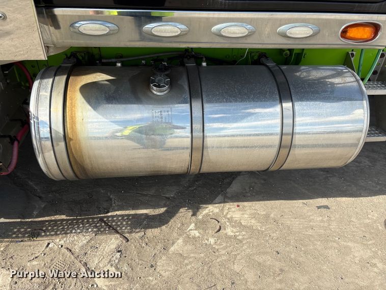 image for item YA2275 2024 International HX520 semi truck