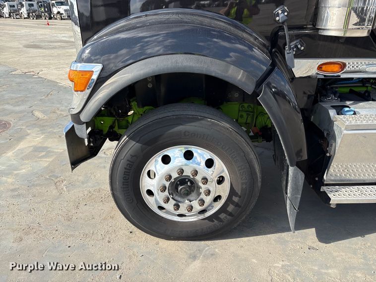 image for item YA2275 2024 International HX520 semi truck