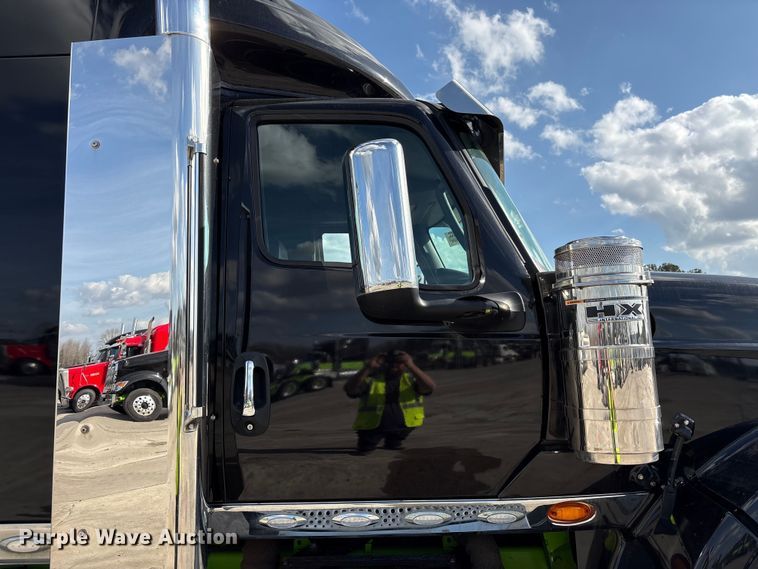 image for item YA2275 2024 International HX520 semi truck