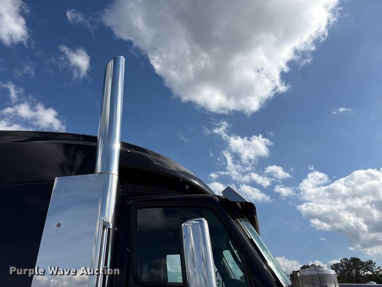 image for item YA2275 2024 International HX520 semi truck