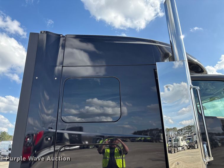 image for item YA2275 2024 International HX520 semi truck