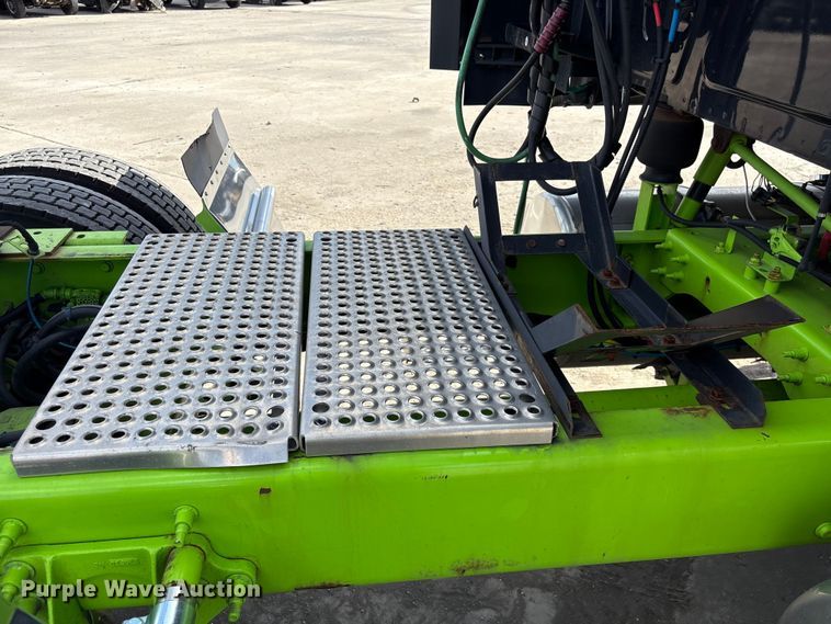 image for item YA2275 2024 International HX520 semi truck