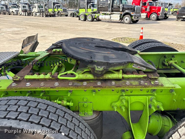 image for item YA2275 2024 International HX520 semi truck