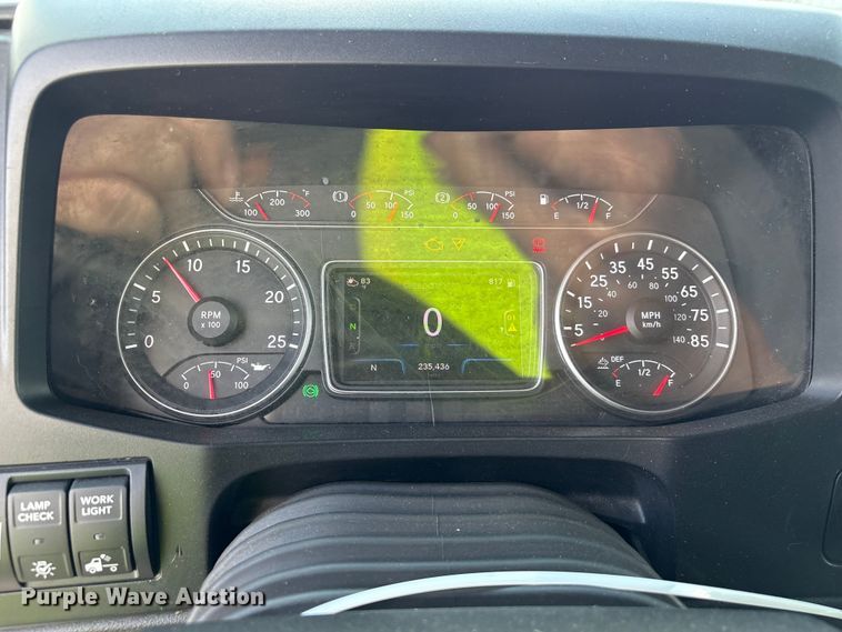 image for item YA2275 2024 International HX520 semi truck