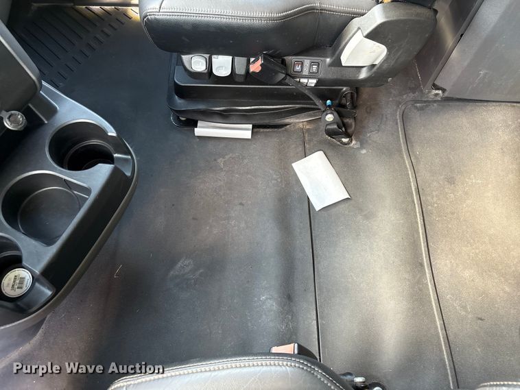 image for item YA2275 2024 International HX520 semi truck