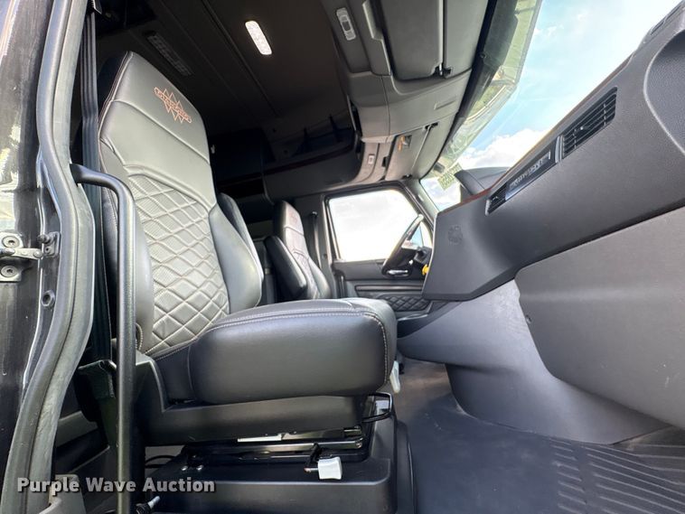 image for item YA2275 2024 International HX520 semi truck