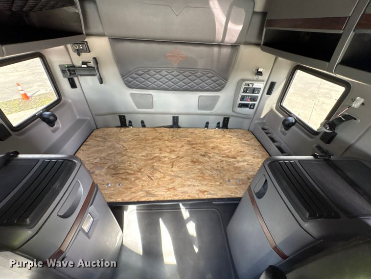 image for item YA2275 2024 International HX520 semi truck