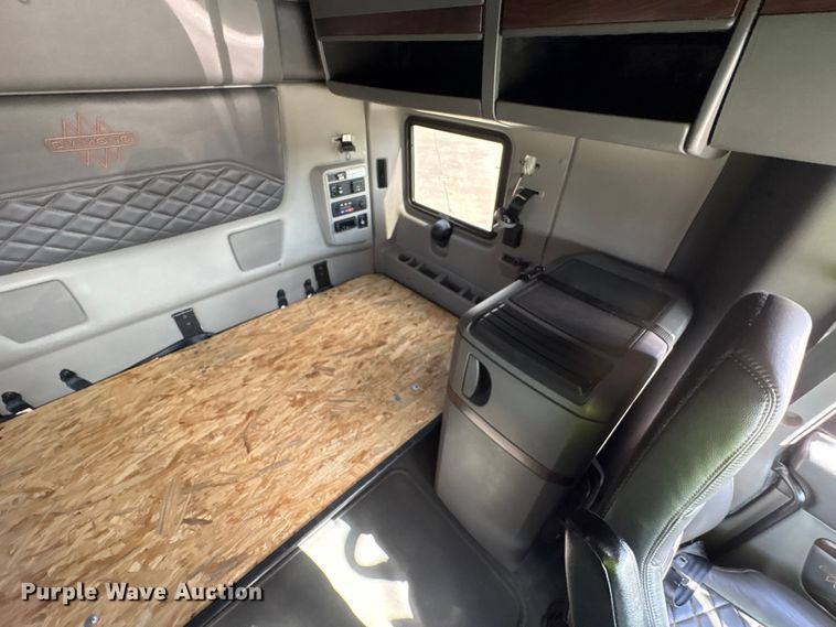 image for item YA2275 2024 International HX520 semi truck