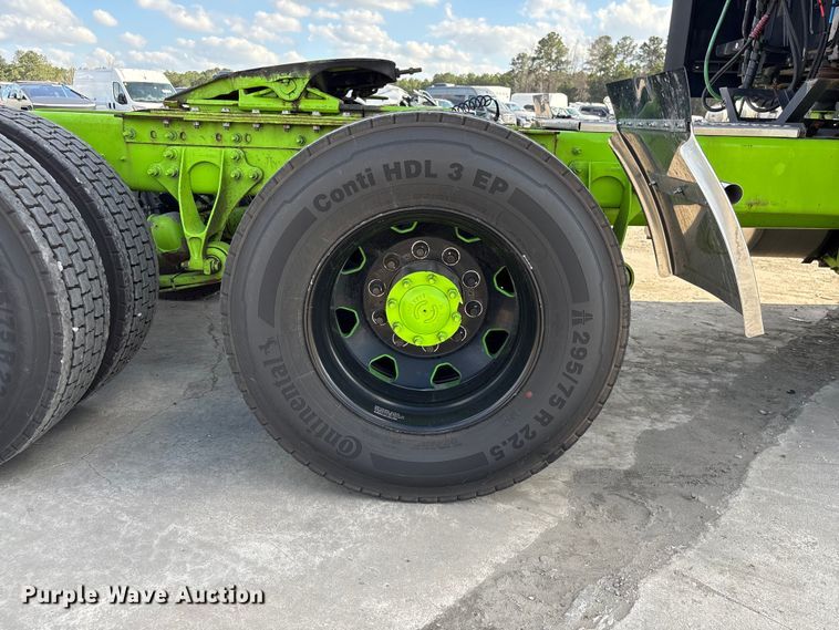 image for item YA2275 2024 International HX520 semi truck