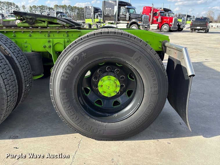 image for item YA2275 2024 International HX520 semi truck