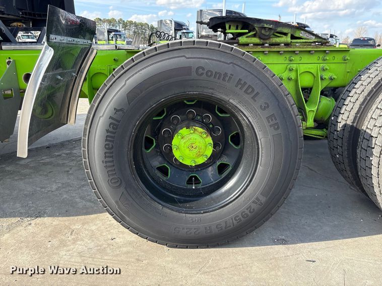 image for item YA2275 2024 International HX520 semi truck