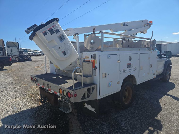 image for item YA2476 2015 Ford F450 Super Duty bucket truck