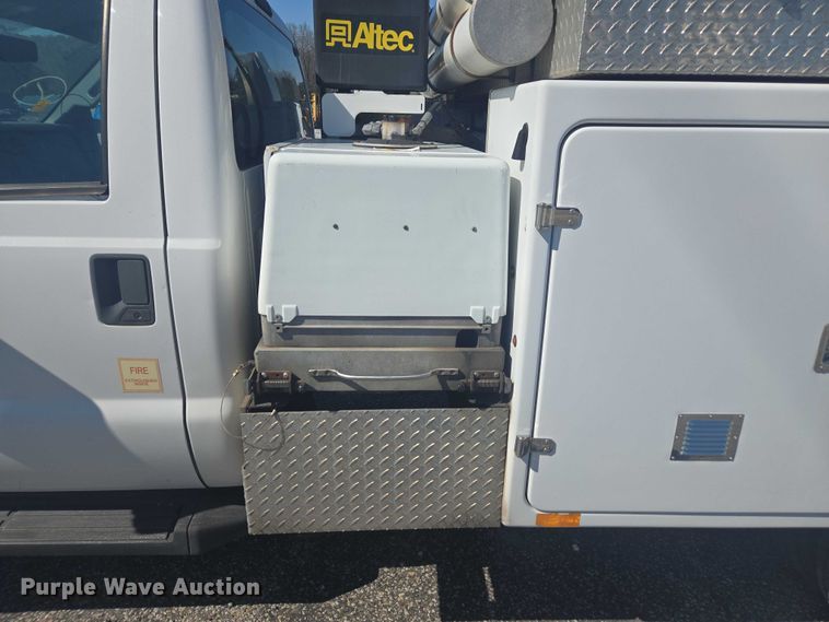 image for item YA2476 2015 Ford F450 Super Duty bucket truck