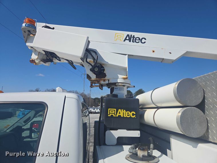 image for item YA2476 2015 Ford F450 Super Duty bucket truck