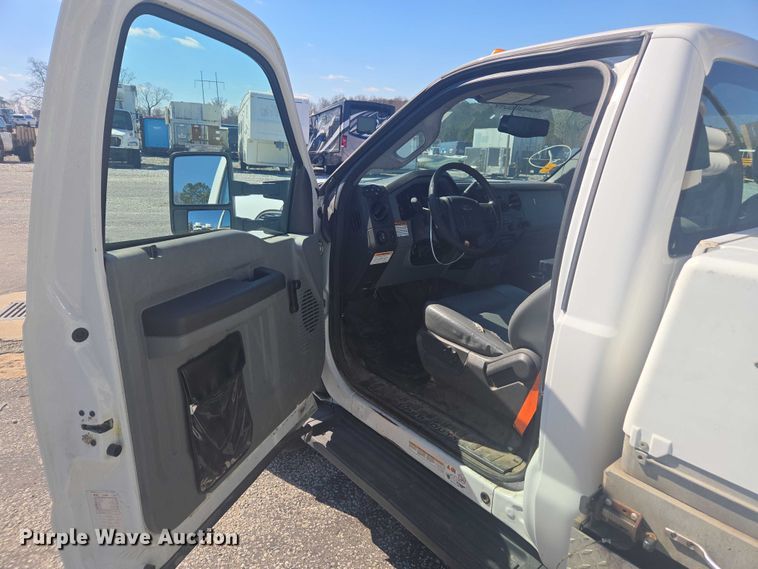 image for item YA2476 2015 Ford F450 Super Duty bucket truck