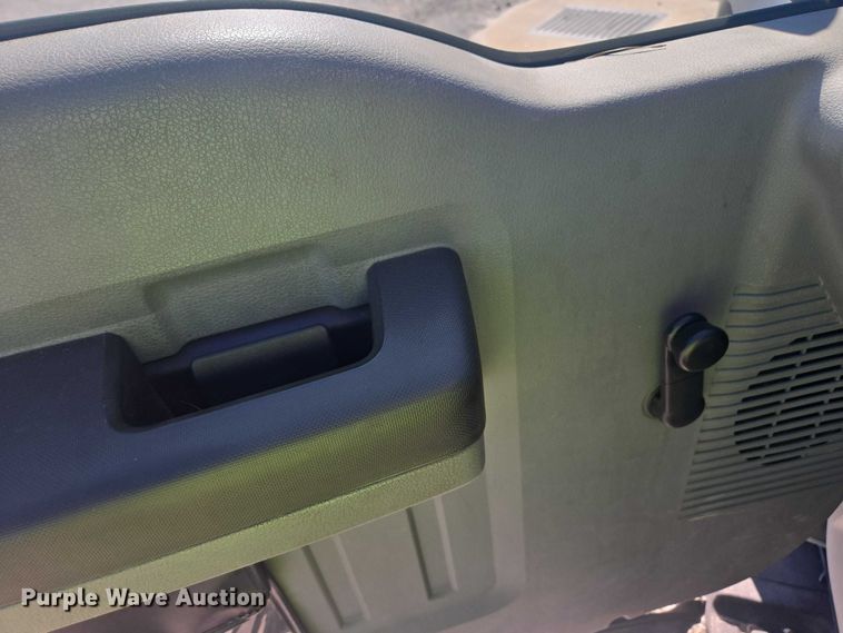 image for item YA2476 2015 Ford F450 Super Duty bucket truck