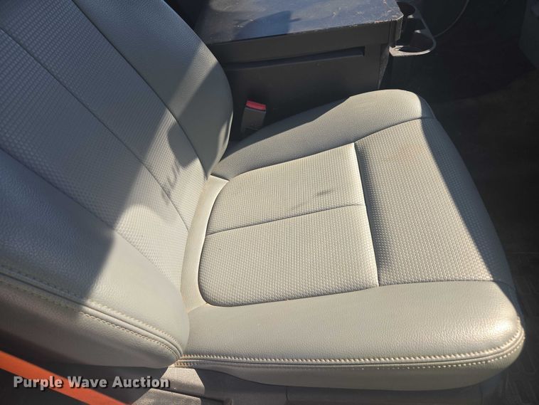 image for item YA2476 2015 Ford F450 Super Duty bucket truck