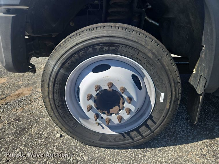 image for item YA2476 2015 Ford F450 Super Duty bucket truck