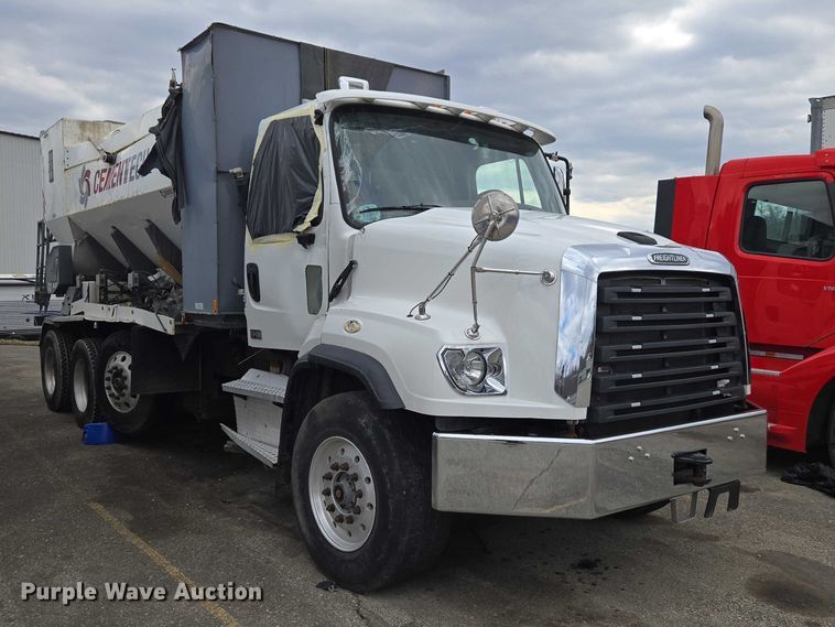 image for item YA2730 2020 Freightliner 114SD volumetric concrete mixer truck