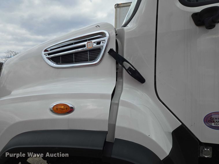 image for item YA2730 2020 Freightliner 114SD volumetric concrete mixer truck