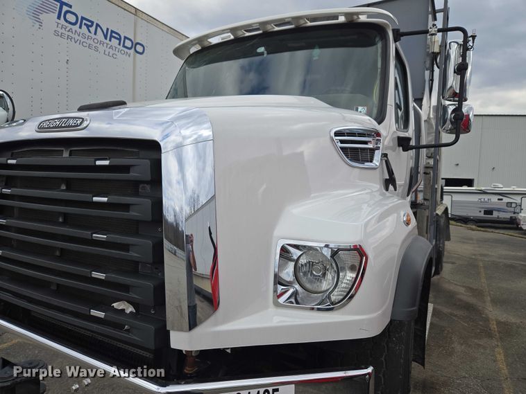 image for item YA2730 2020 Freightliner 114SD volumetric concrete mixer truck