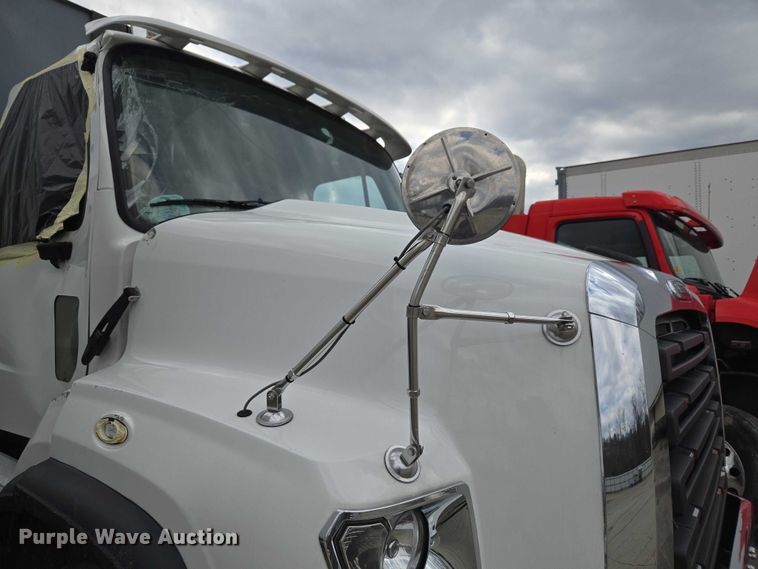 image for item YA2730 2020 Freightliner 114SD volumetric concrete mixer truck