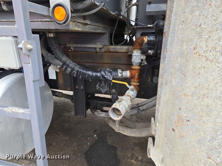 image for item YA2730 2020 Freightliner 114SD volumetric concrete mixer truck