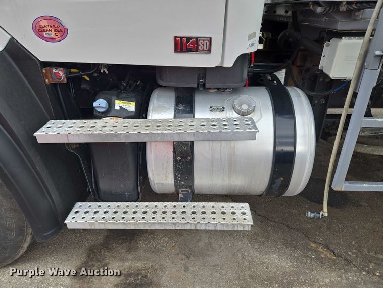 image for item YA2730 2020 Freightliner 114SD volumetric concrete mixer truck