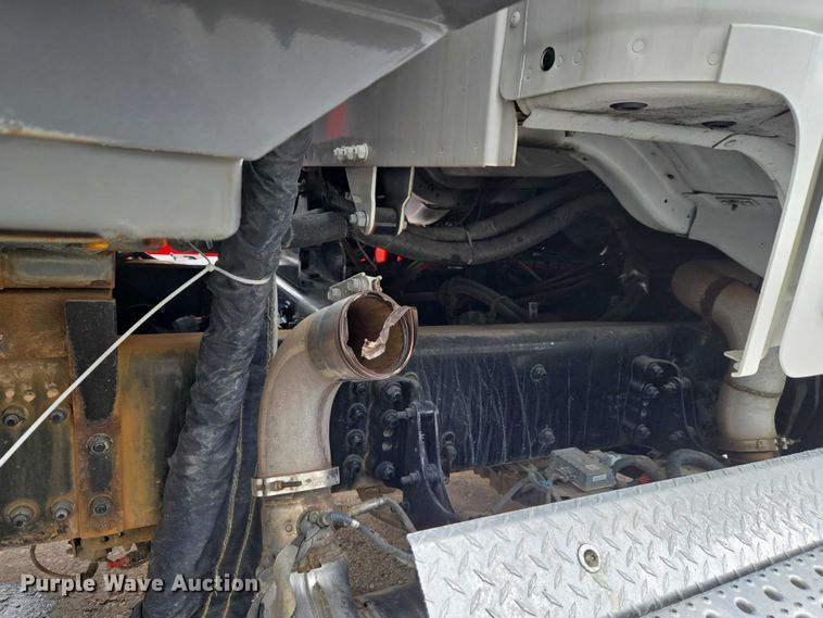 image for item YA2730 2020 Freightliner 114SD volumetric concrete mixer truck