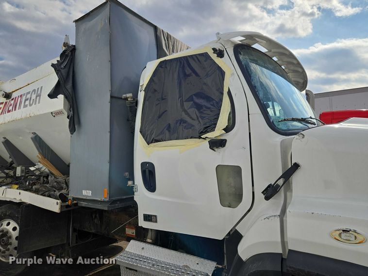 image for item YA2730 2020 Freightliner 114SD volumetric concrete mixer truck