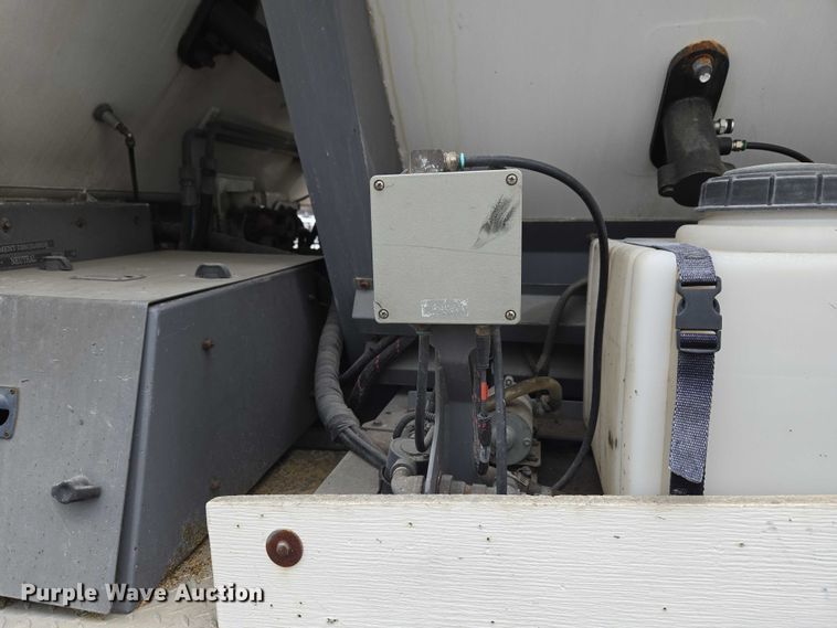 image for item YA2730 2020 Freightliner 114SD volumetric concrete mixer truck