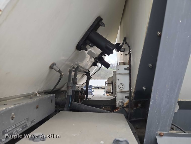 image for item YA2730 2020 Freightliner 114SD volumetric concrete mixer truck