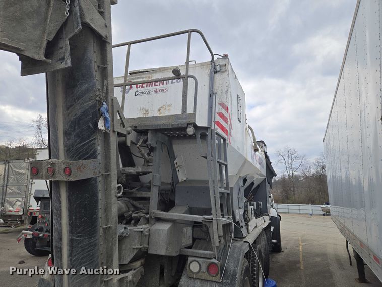 image for item YA2730 2020 Freightliner 114SD volumetric concrete mixer truck