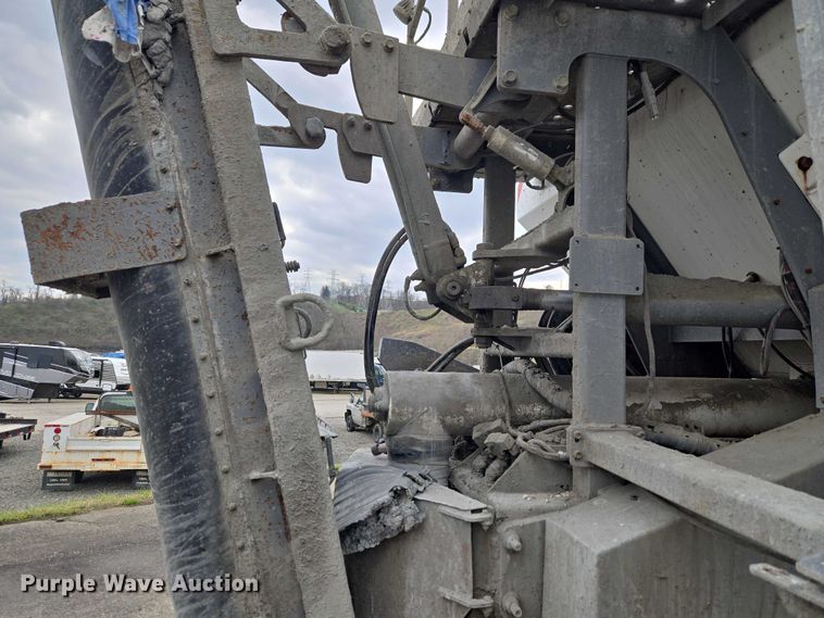 image for item YA2730 2020 Freightliner 114SD volumetric concrete mixer truck