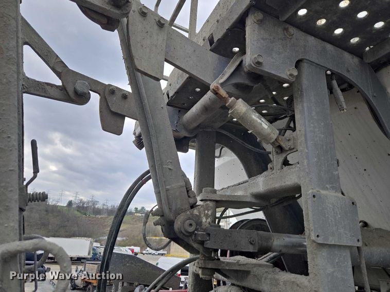 image for item YA2730 2020 Freightliner 114SD volumetric concrete mixer truck